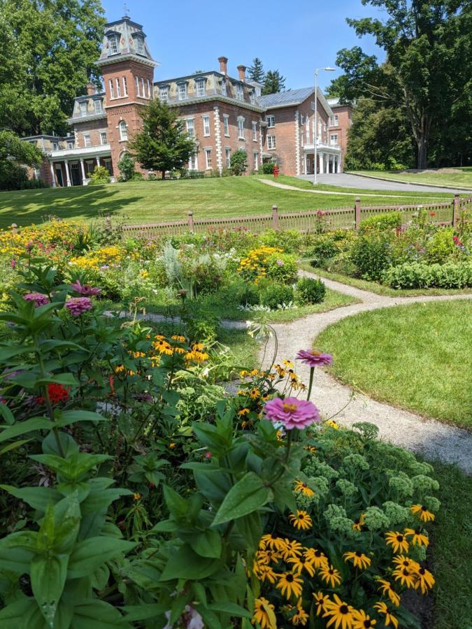 Oneida Community Mansion House Hotel Exterior photo
