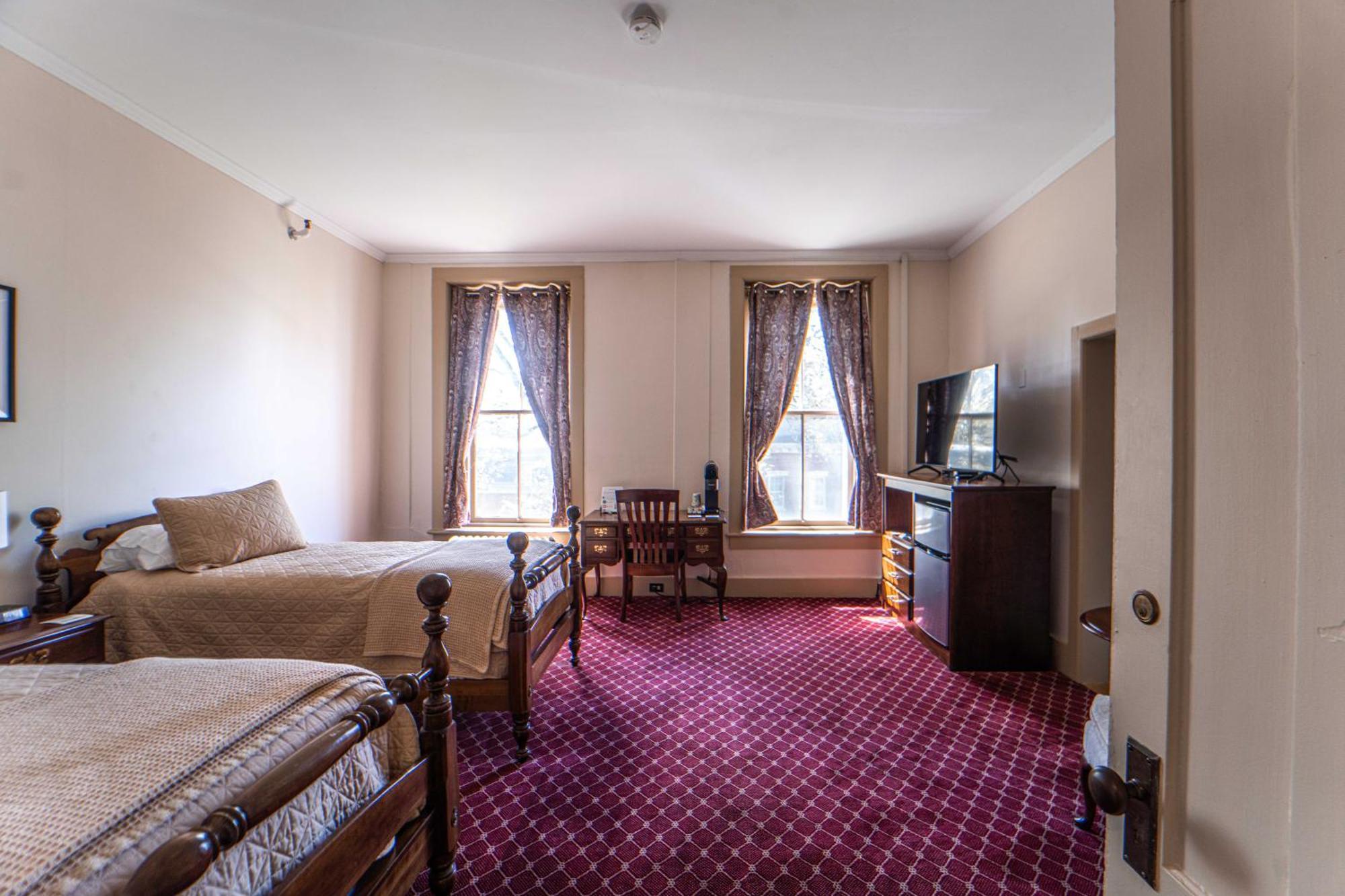Oneida Community Mansion House Hotel Exterior photo